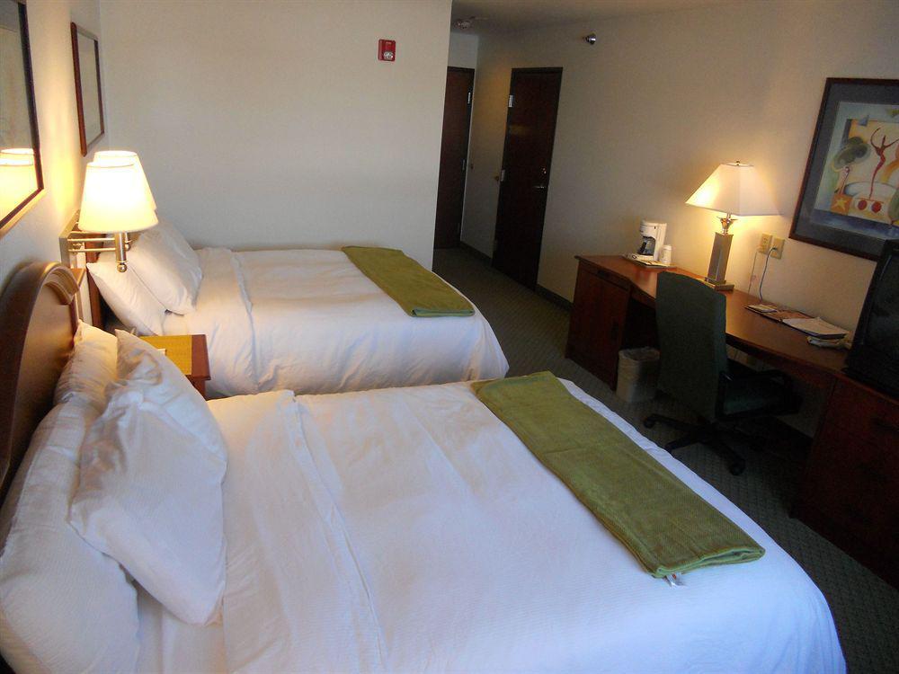 Crossings By Grandstay Inn & Suites 벡커 외부 사진