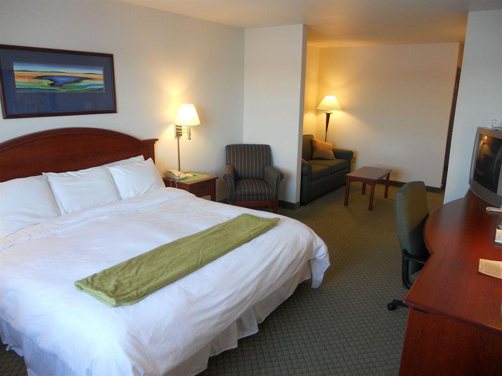Crossings By Grandstay Inn & Suites 벡커 외부 사진