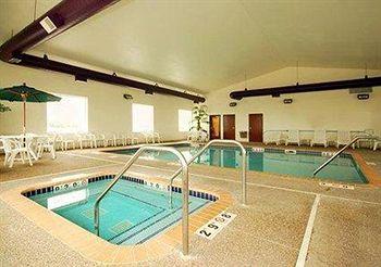 Crossings By Grandstay Inn & Suites 벡커 외부 사진
