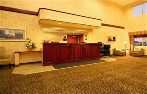 Crossings By Grandstay Inn & Suites 벡커 내부 사진