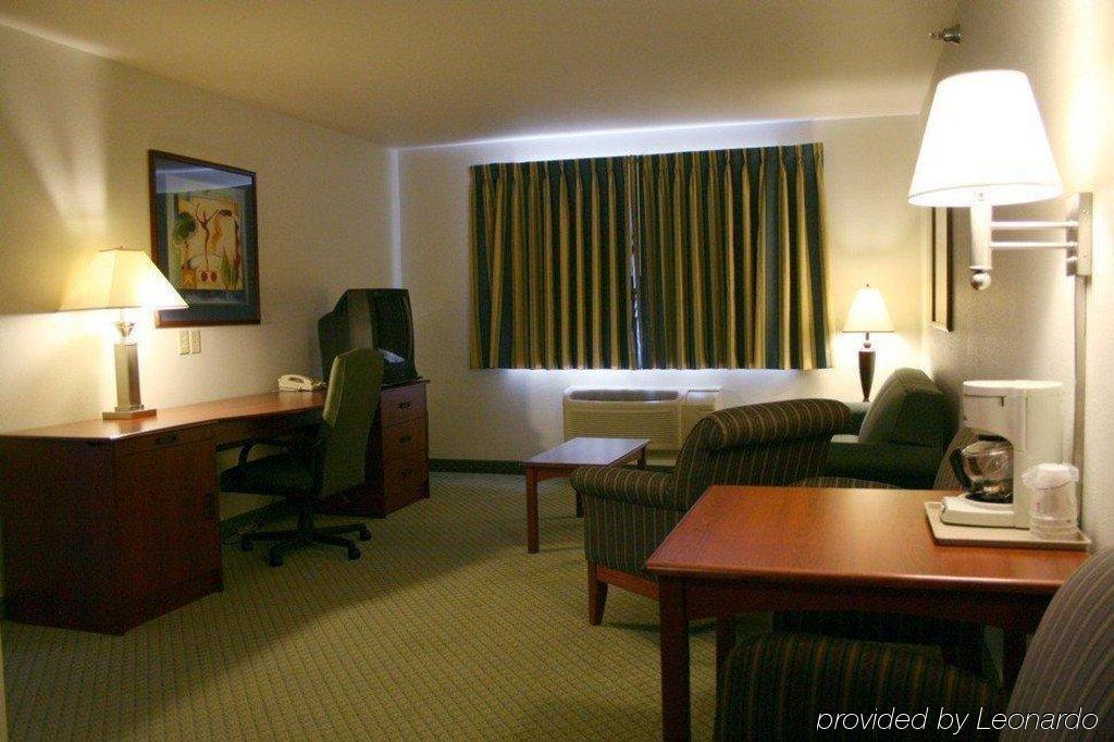 Crossings By Grandstay Inn & Suites 벡커 객실 사진