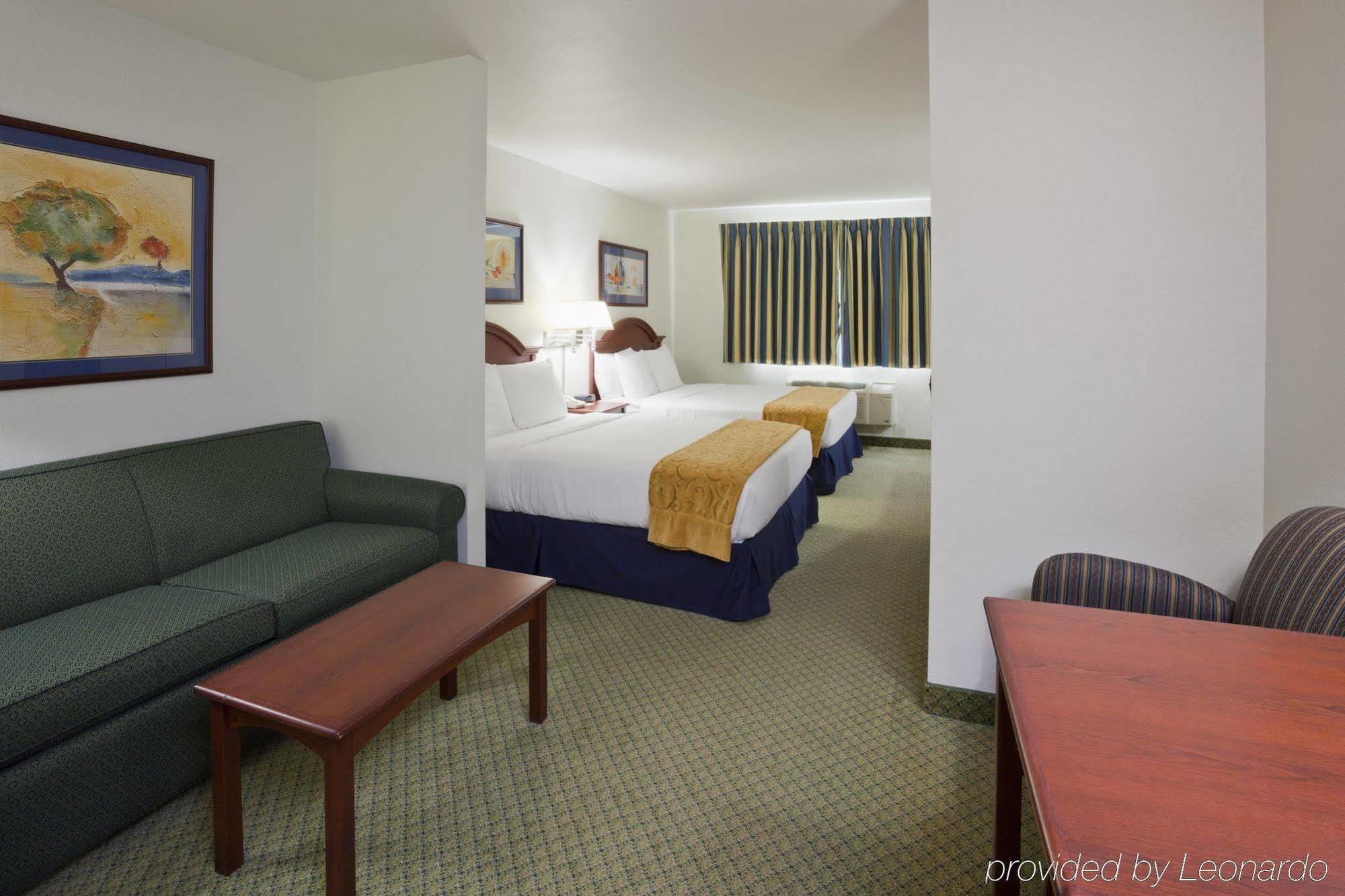Crossings By Grandstay Inn & Suites 벡커 외부 사진